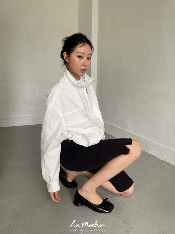 側開衩鉚釘牛仔卡布里褲